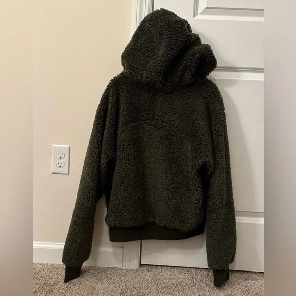 Lululemon Textured Fleece 1/2 Zip Dark Olive Size 10 - Picture 7 of 8